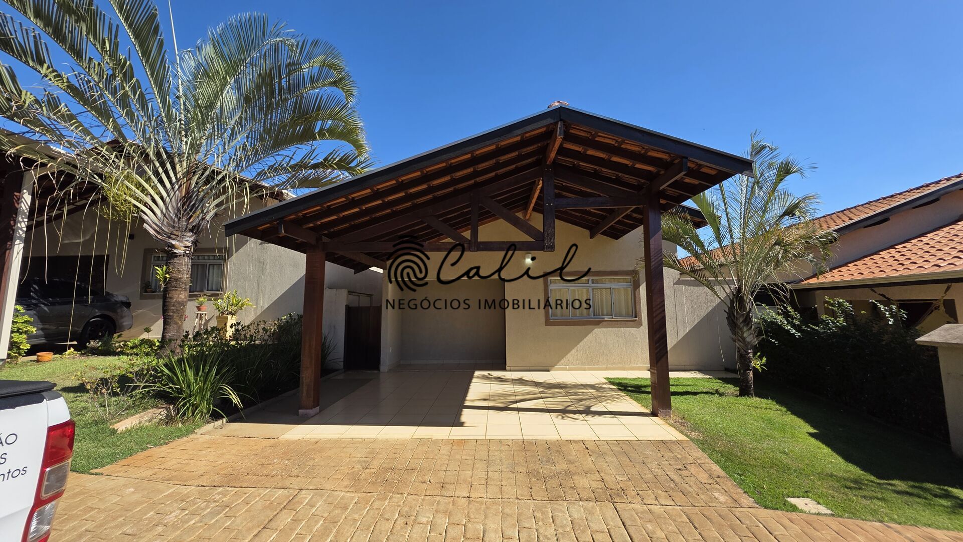 Casa de Condomínio à venda com 3 quartos, 160m² - Foto 1