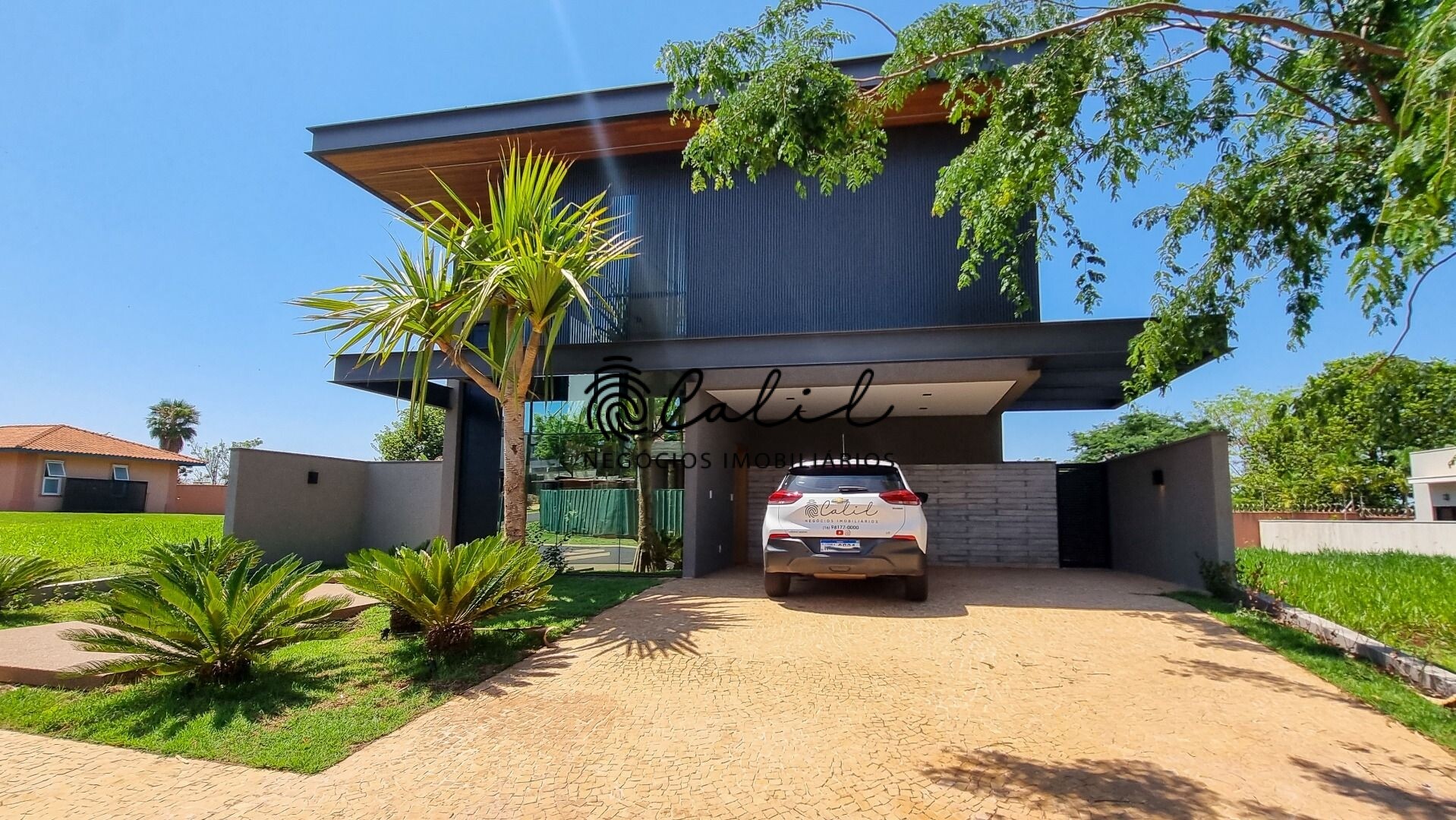 Casa de Condomínio à venda com 4 quartos, 381m² - Foto 2