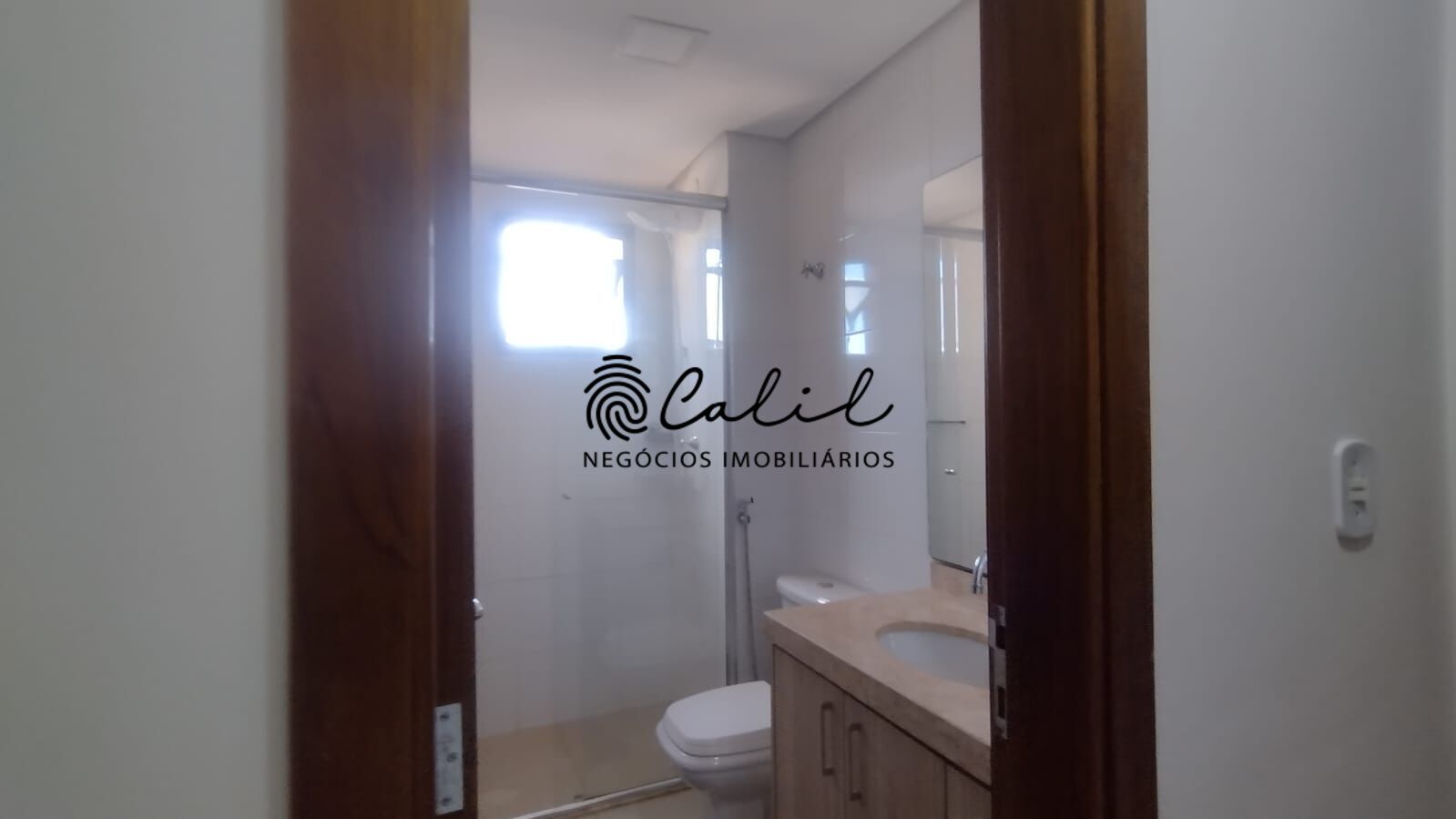 Apartamento para alugar com 3 quartos, 117m² - Foto 2