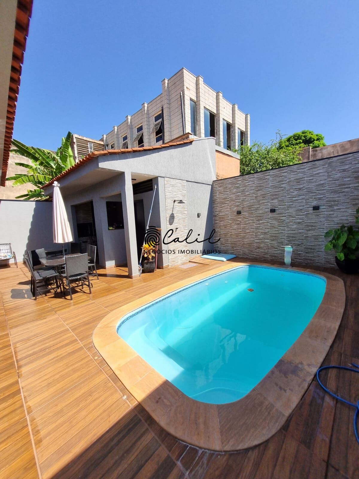 Casa, 3 quartos, 223 m² - Foto 2