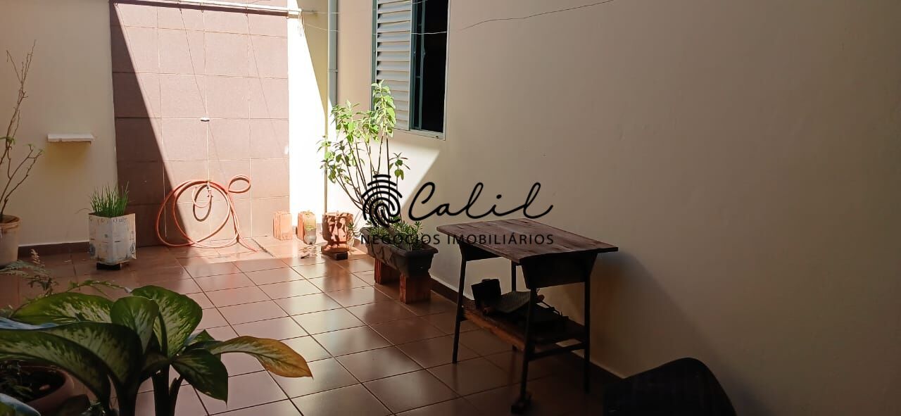 Casa, 3 quartos, 172 m² - Foto 2
