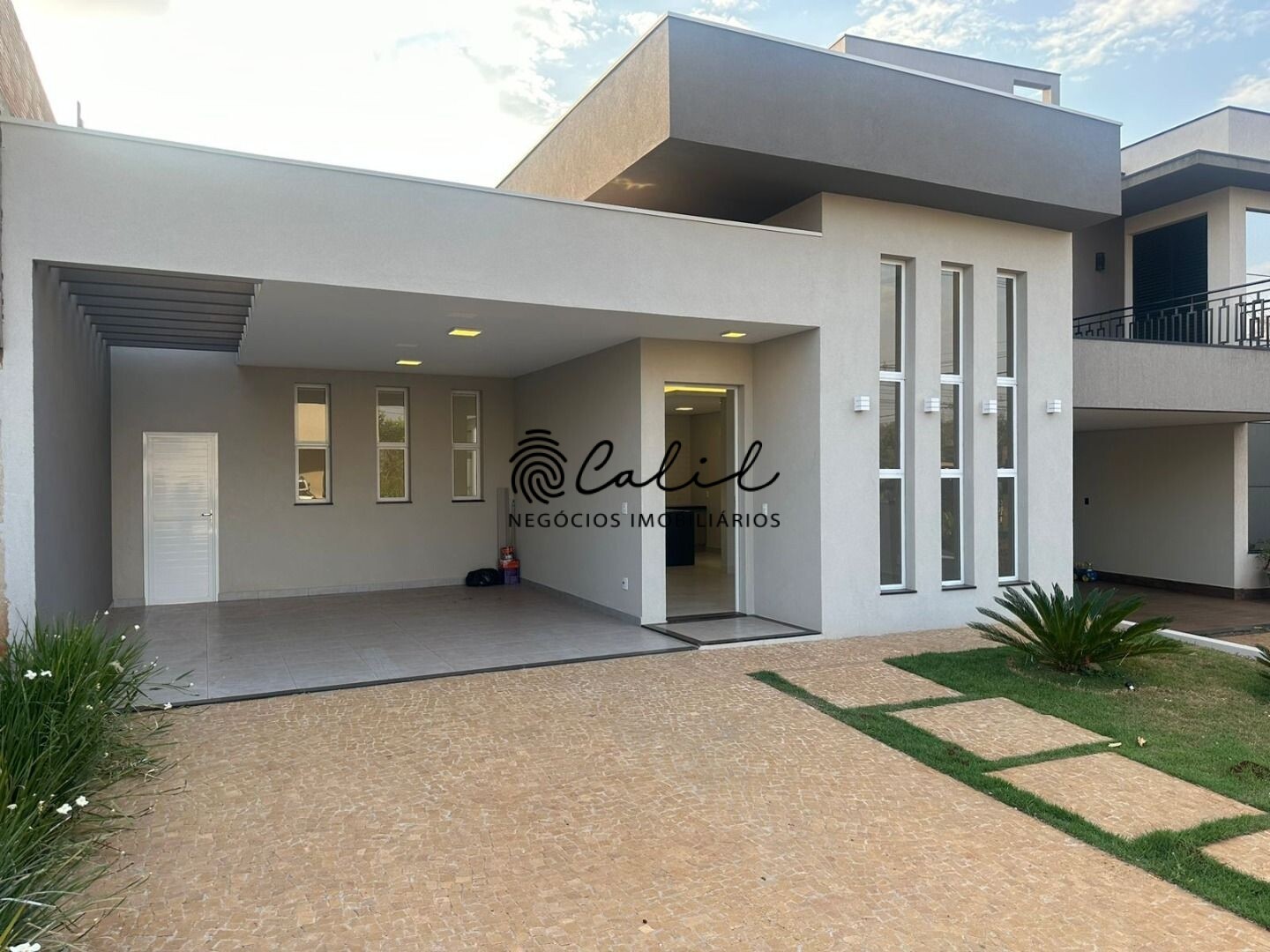 Casa de Condomínio à venda com 3 quartos, 145m² - Foto 1