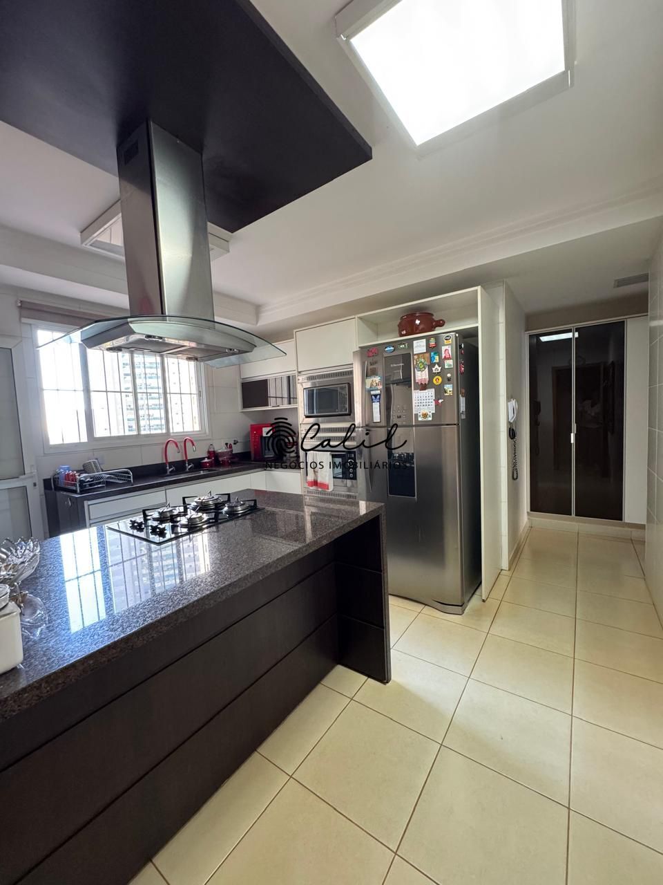 Apartamento à venda com 3 quartos, 202m² - Foto 9