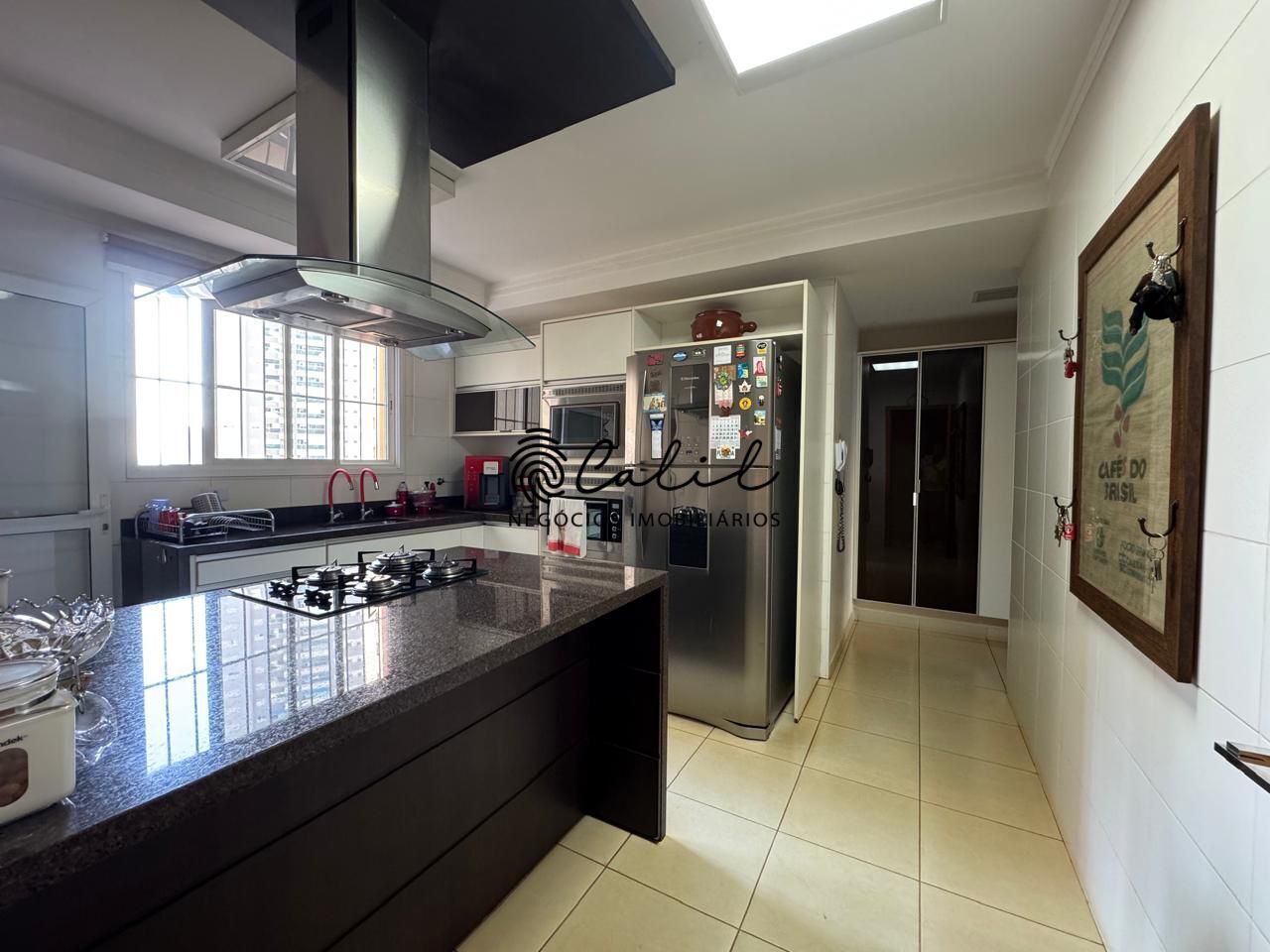 Apartamento à venda com 3 quartos, 202m² - Foto 13