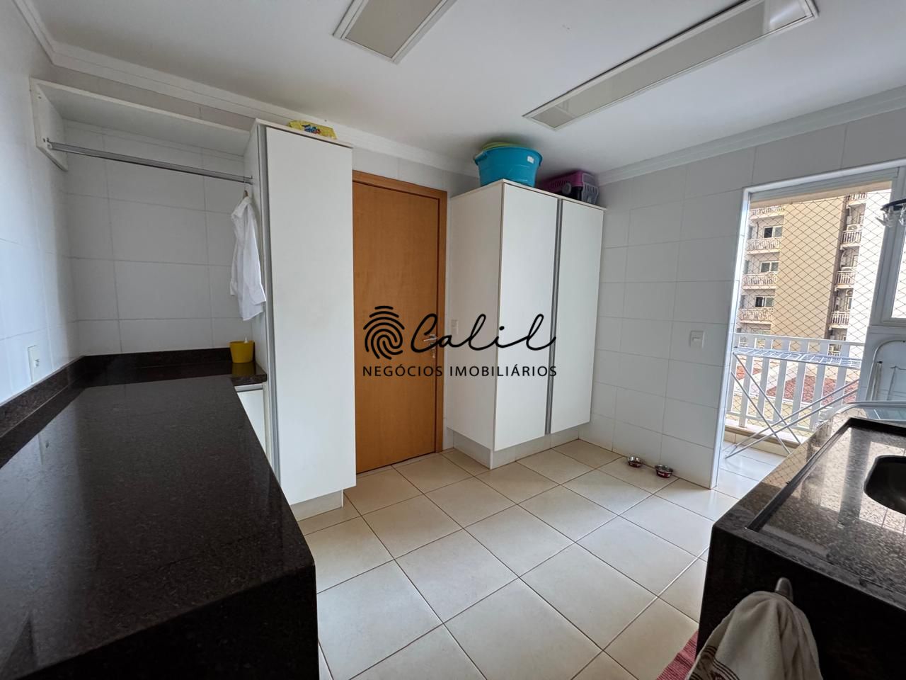 Apartamento à venda com 3 quartos, 202m² - Foto 11