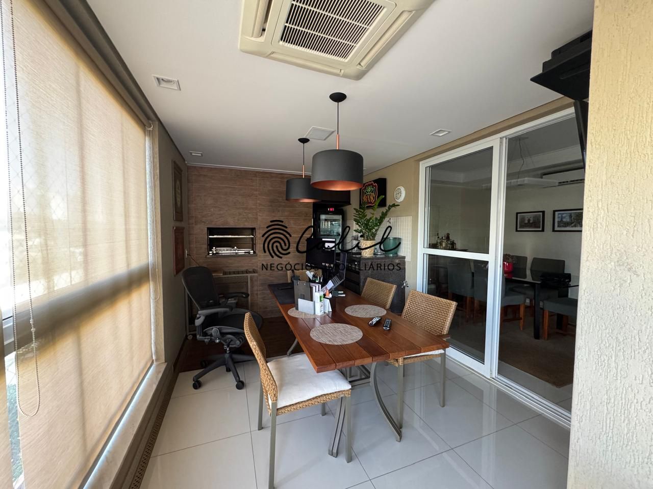 Apartamento à venda com 3 quartos, 202m² - Foto 2