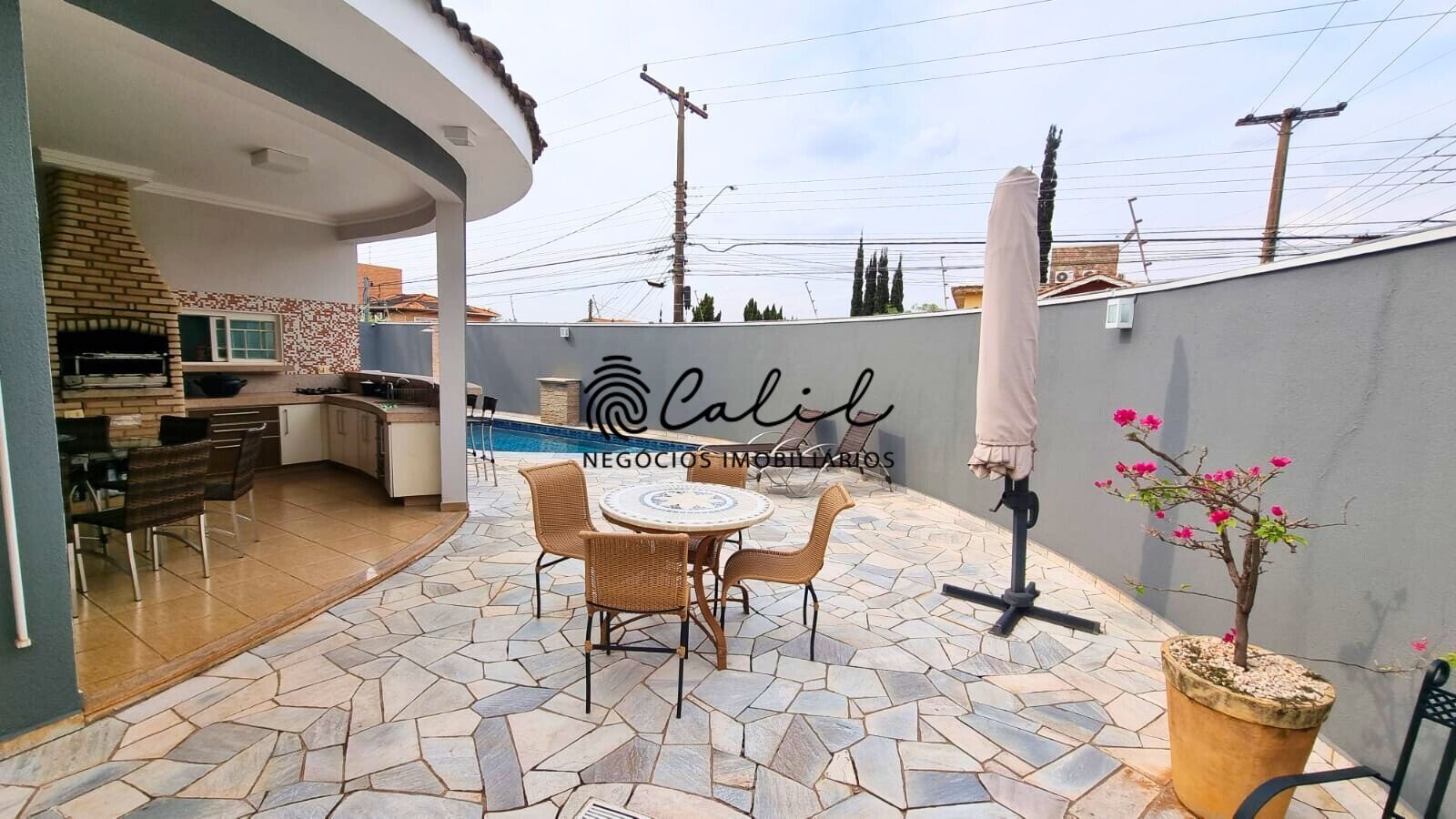 Casa, 3 quartos, 250 m² - Foto 2