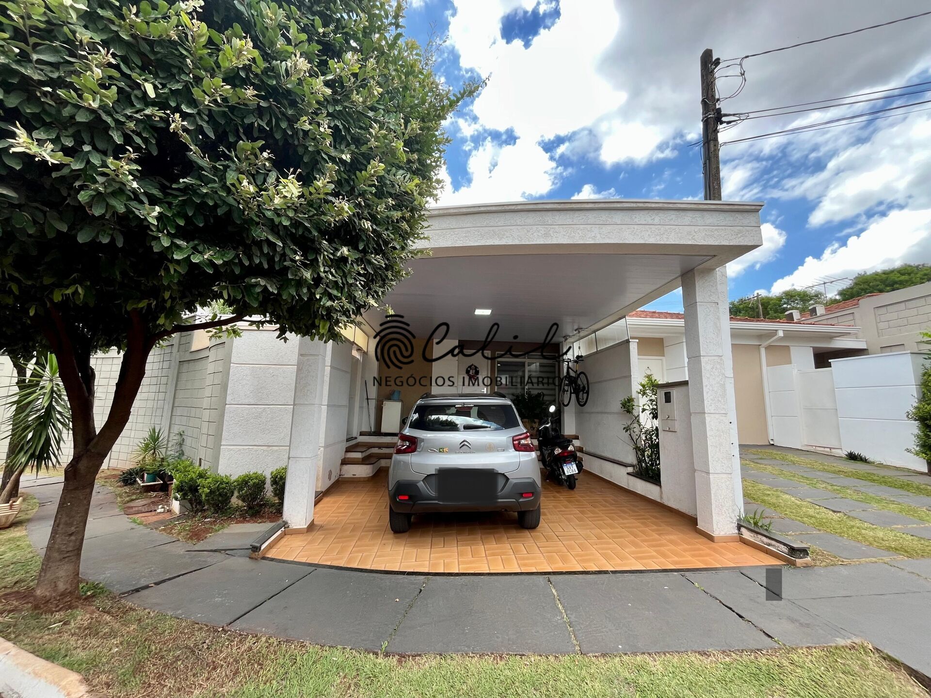 Casa de Condomínio à venda com 3 quartos, 135m² - Foto 1