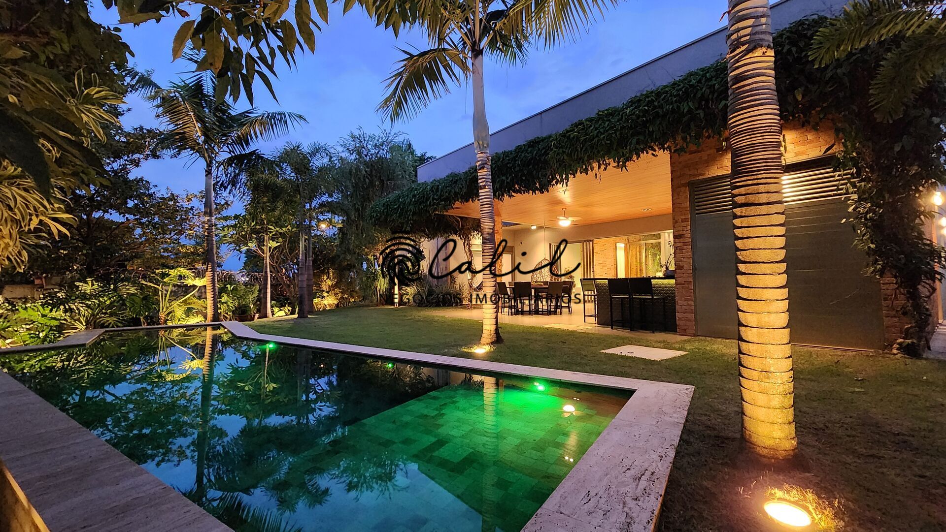 Casa de Condomínio à venda com 4 quartos, 418m² - Foto 4