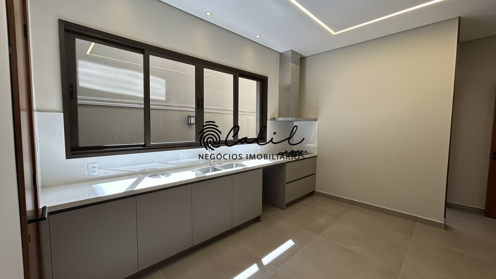 Casa de Condomínio à venda com 4 quartos, 424m² - Foto 10