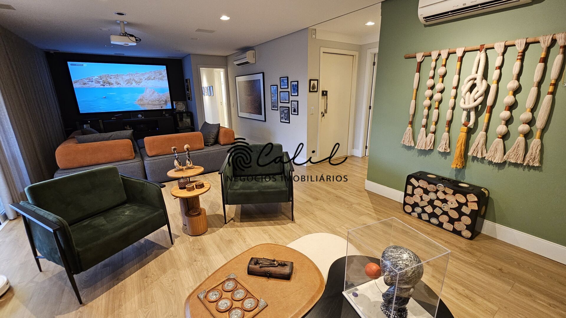 Apartamento à venda com 3 quartos, 187m² - Foto 1