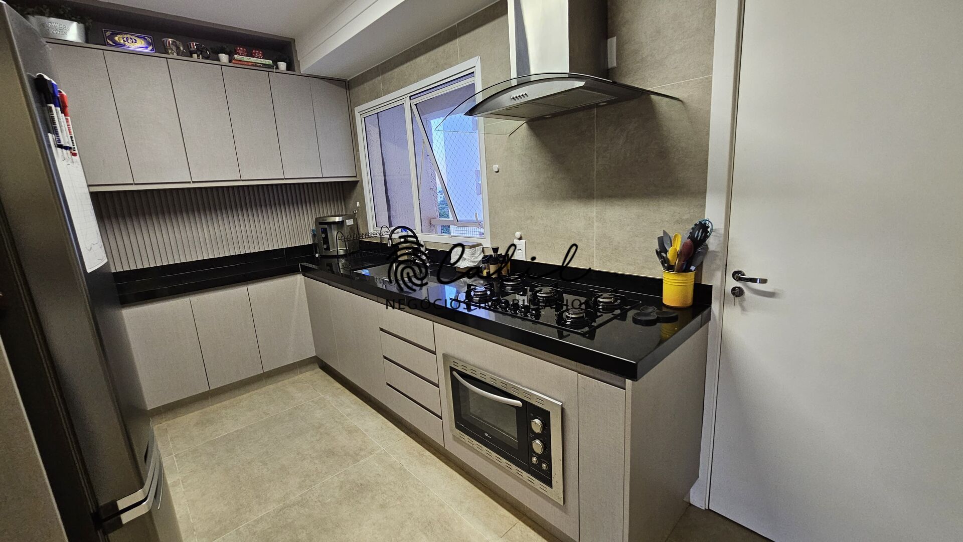 Apartamento à venda com 3 quartos, 187m² - Foto 25