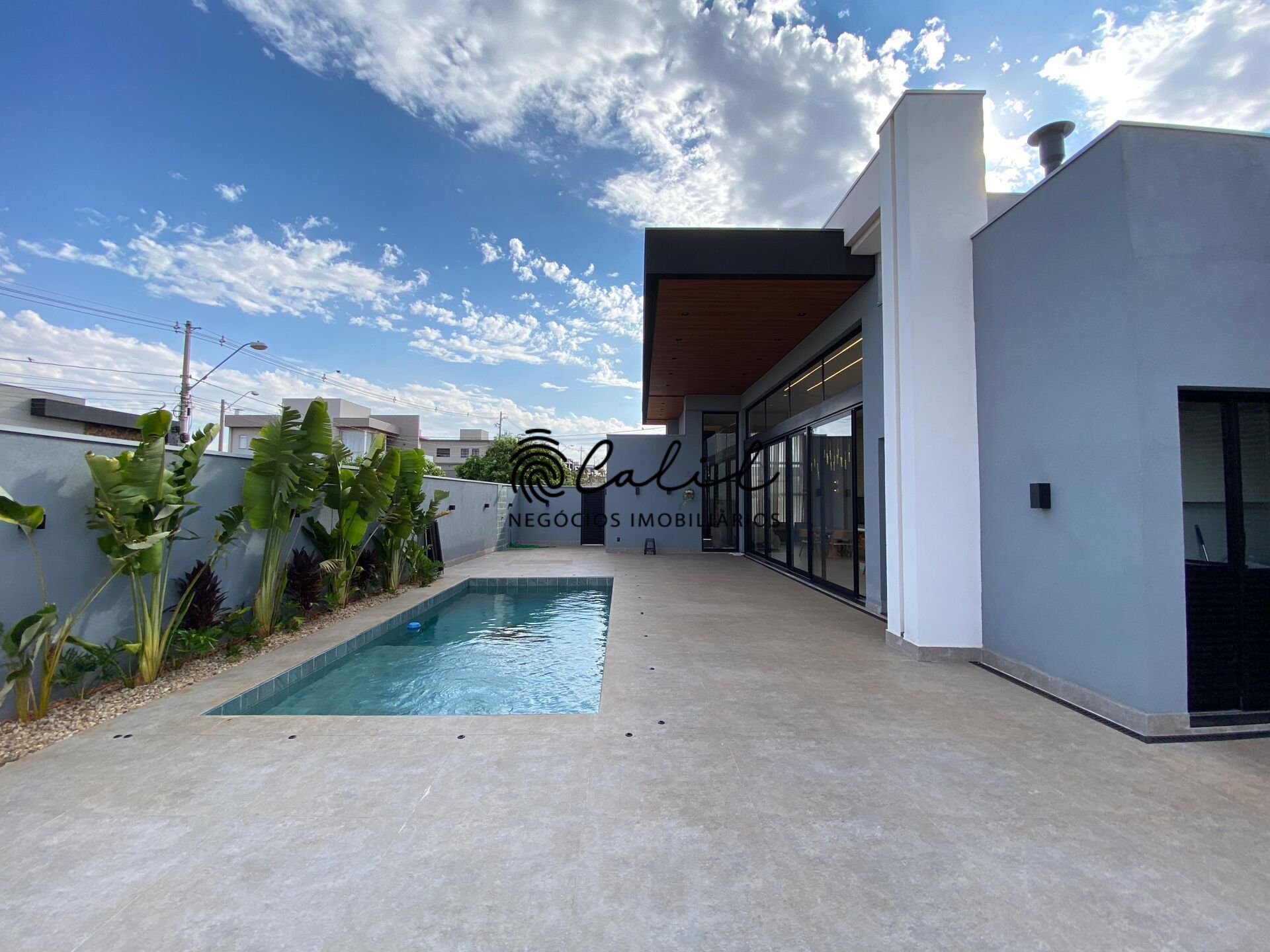 Casa, 3 quartos, 279 m² - Foto 35