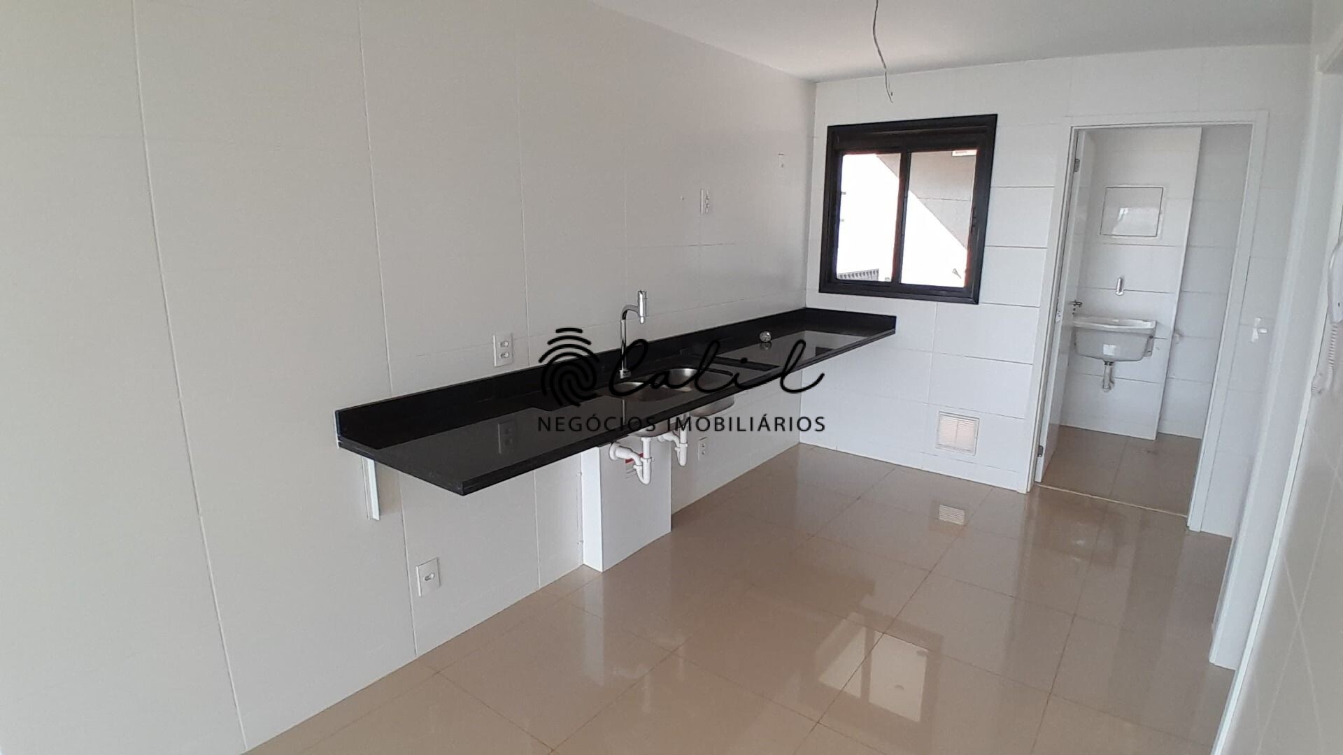 Apartamento à venda com 3 quartos, 135m² - Foto 4