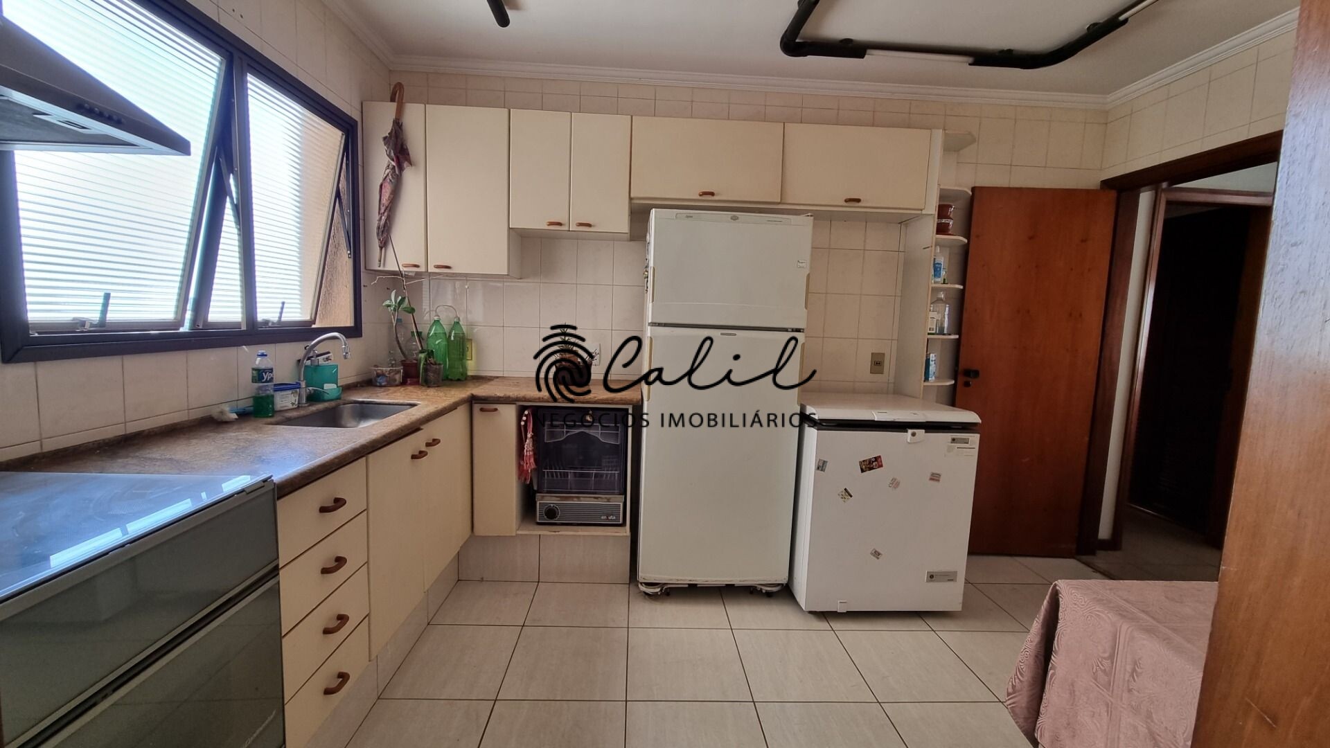 Apartamento à venda com 3 quartos, 125m² - Foto 3