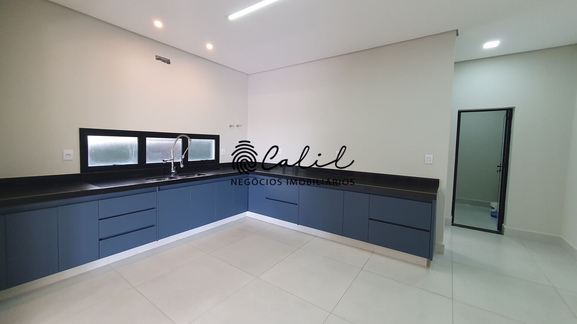 Casa de Condomínio à venda com 3 quartos, 402m² - Foto 10