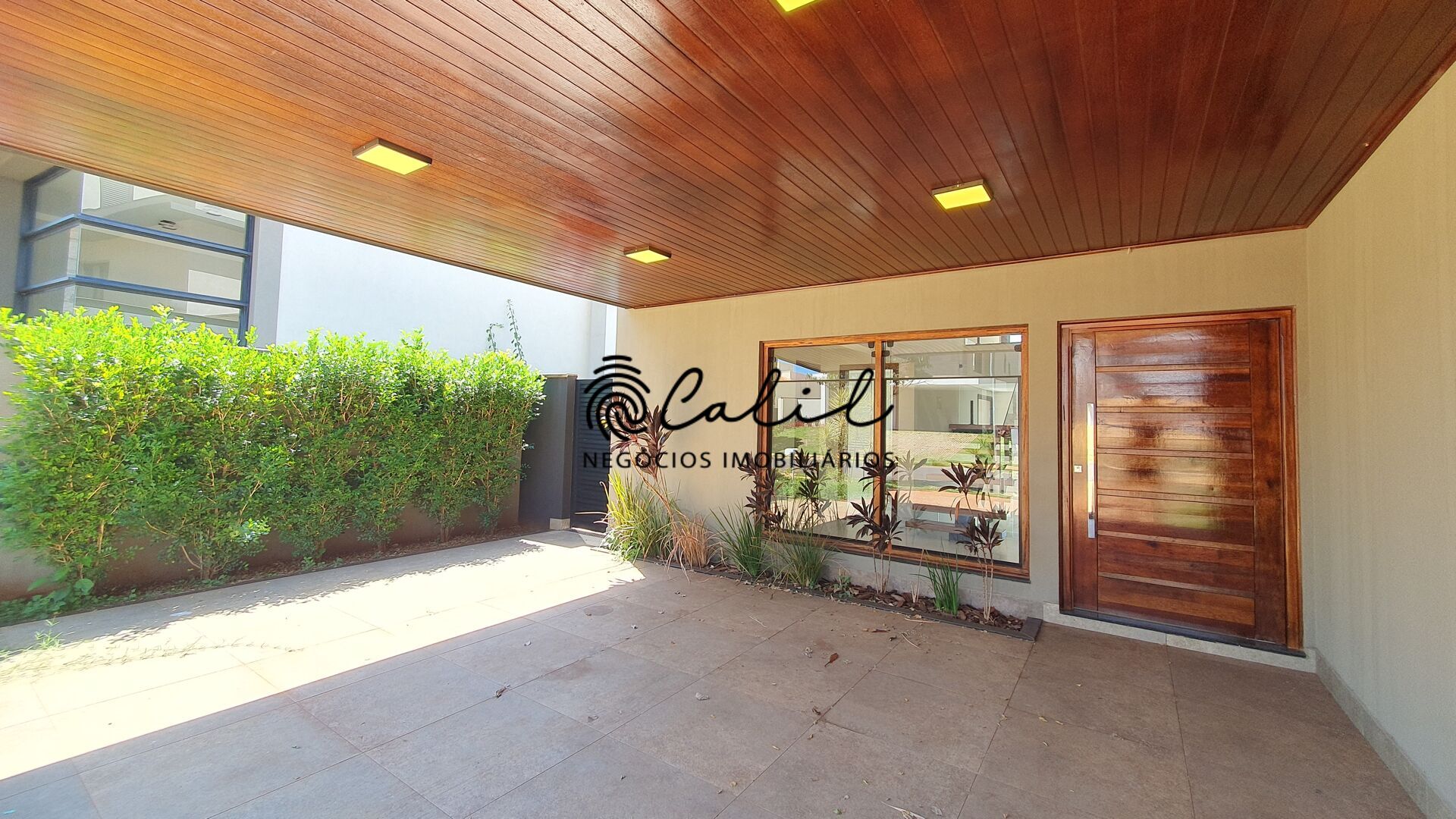Casa de Condomínio à venda com 3 quartos, 402m² - Foto 2