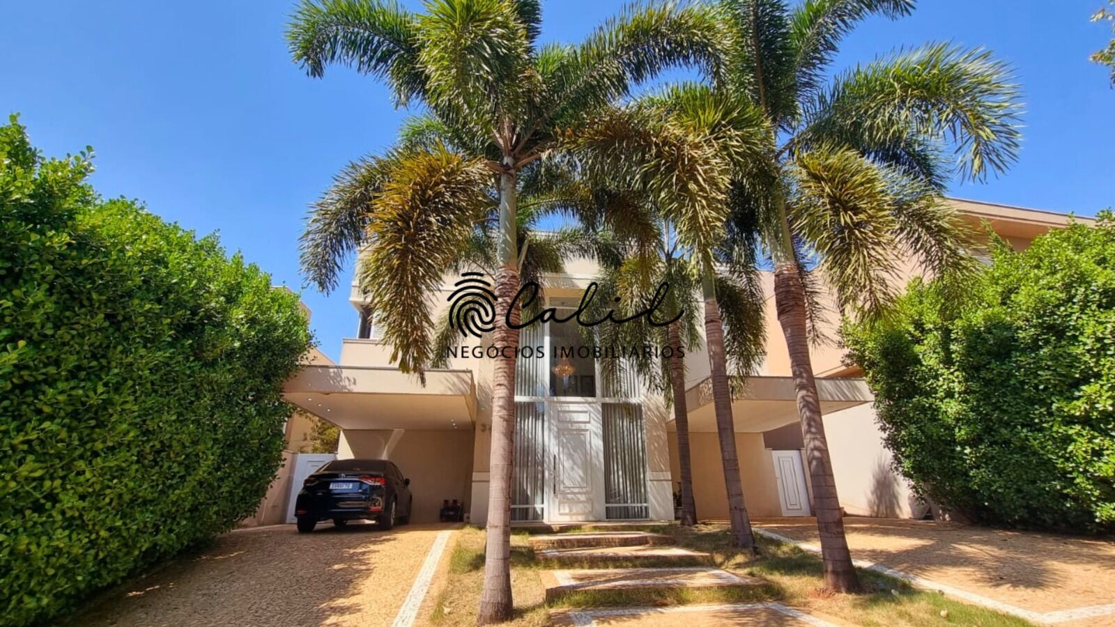 Casa de Condomínio à venda com 4 quartos, 420m² - Foto 1