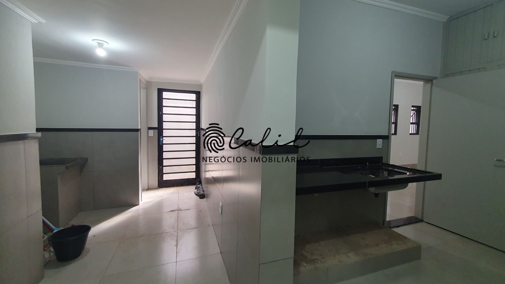 Casa à venda com 4 quartos, 240m² - Foto 15