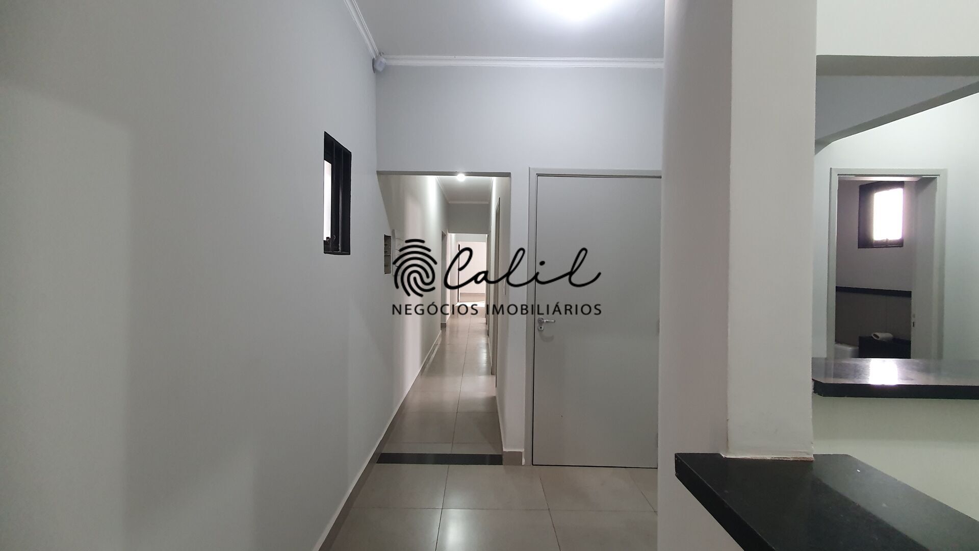 Casa à venda com 4 quartos, 240m² - Foto 18