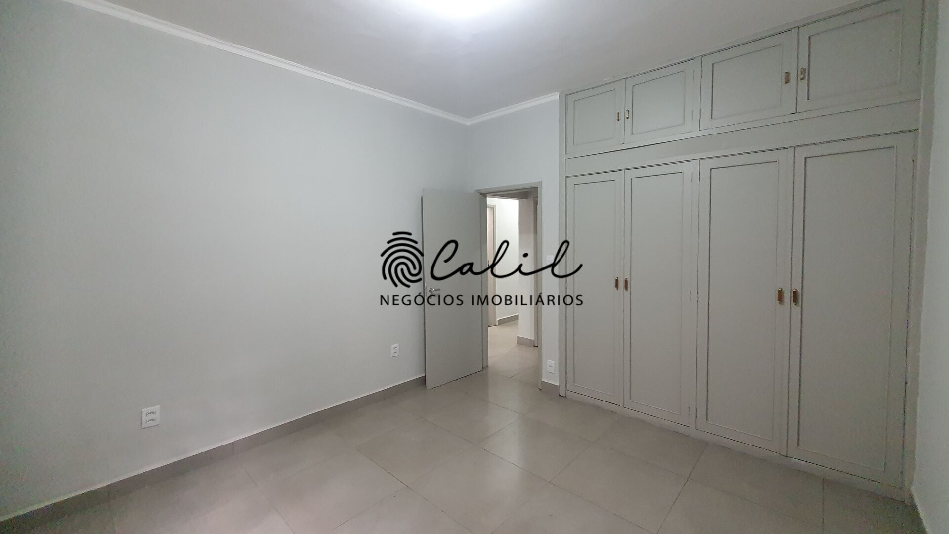 Casa à venda com 4 quartos, 240m² - Foto 35