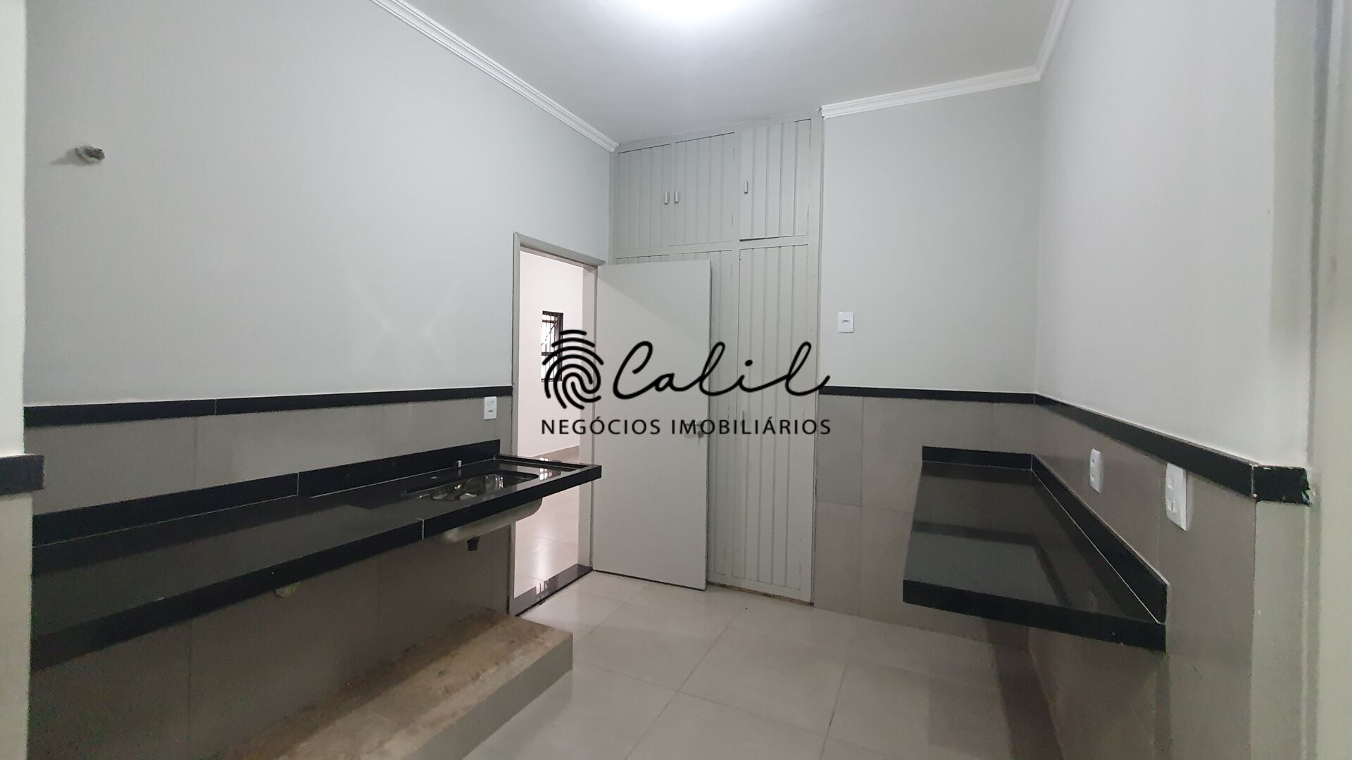 Casa à venda com 4 quartos, 240m² - Foto 14