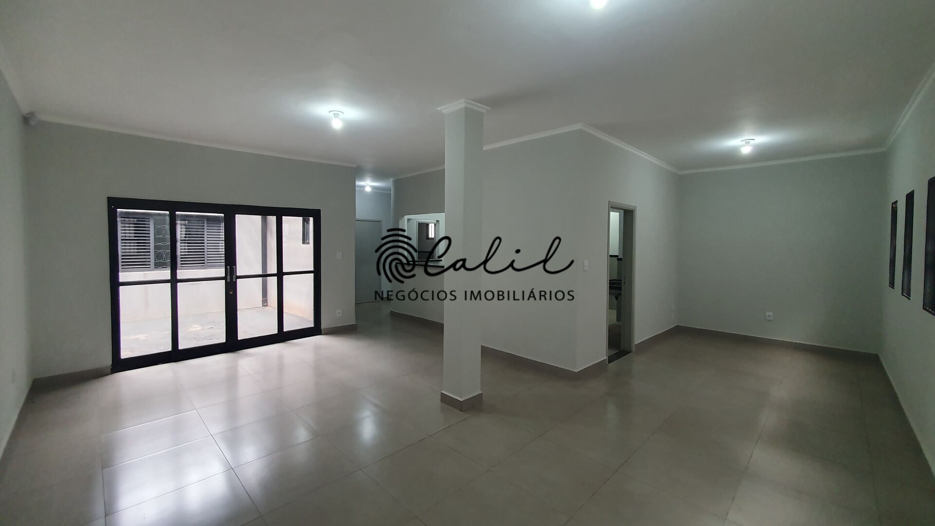 Casa à venda com 4 quartos, 240m² - Foto 11