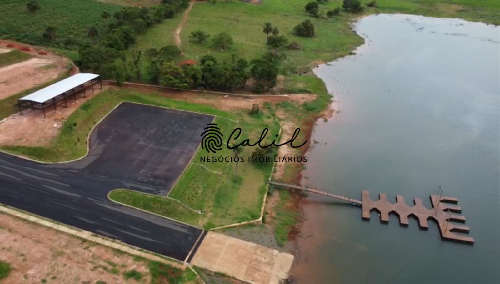Terreno à venda, 900m² - Foto 1