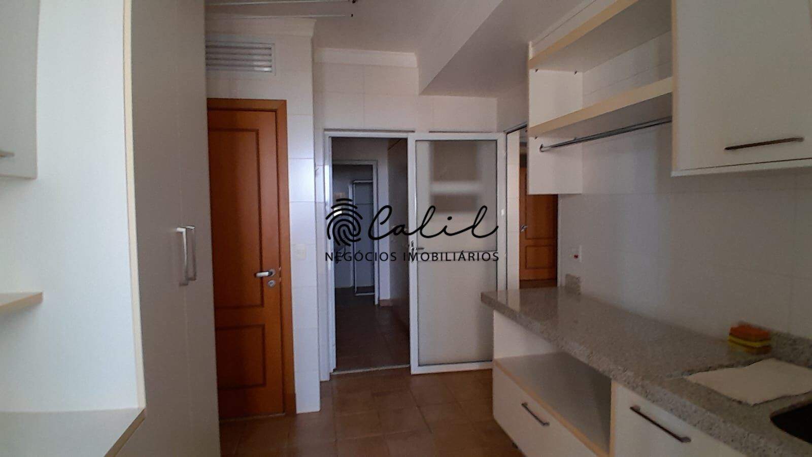 Apartamento à venda com 3 quartos, 217m² - Foto 10