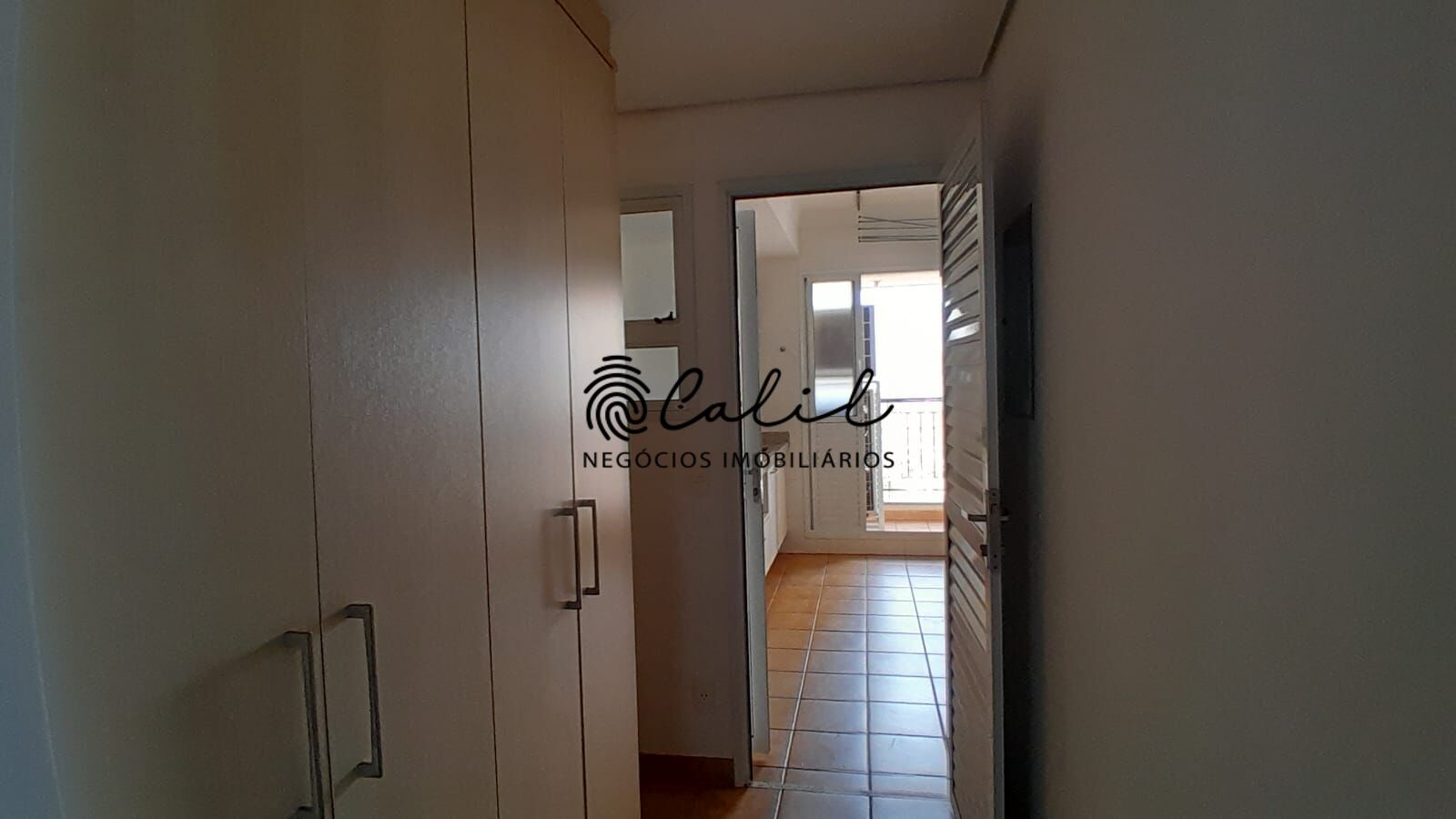 Apartamento à venda com 3 quartos, 217m² - Foto 11