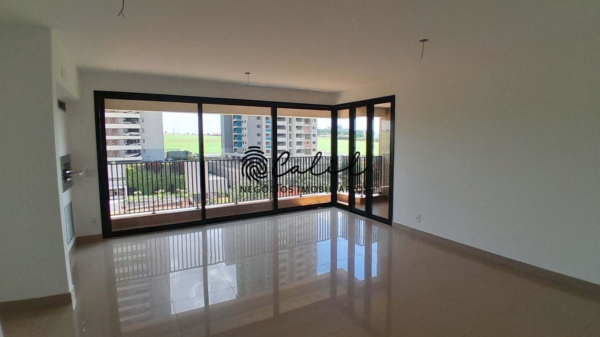 Apartamento à venda com 4 quartos, 135m² - Foto 4