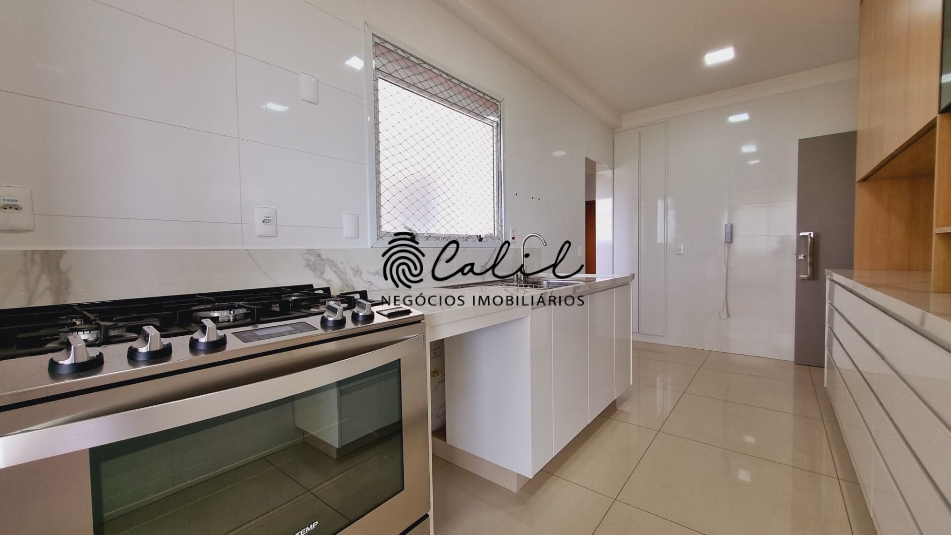 Apartamento à venda com 4 quartos, 195m² - Foto 6