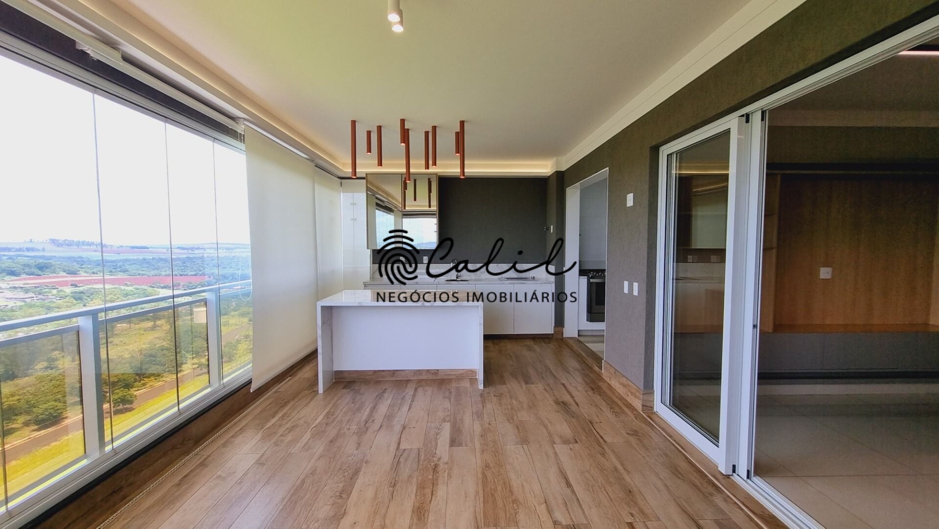 Apartamento à venda com 4 quartos, 195m² - Foto 2