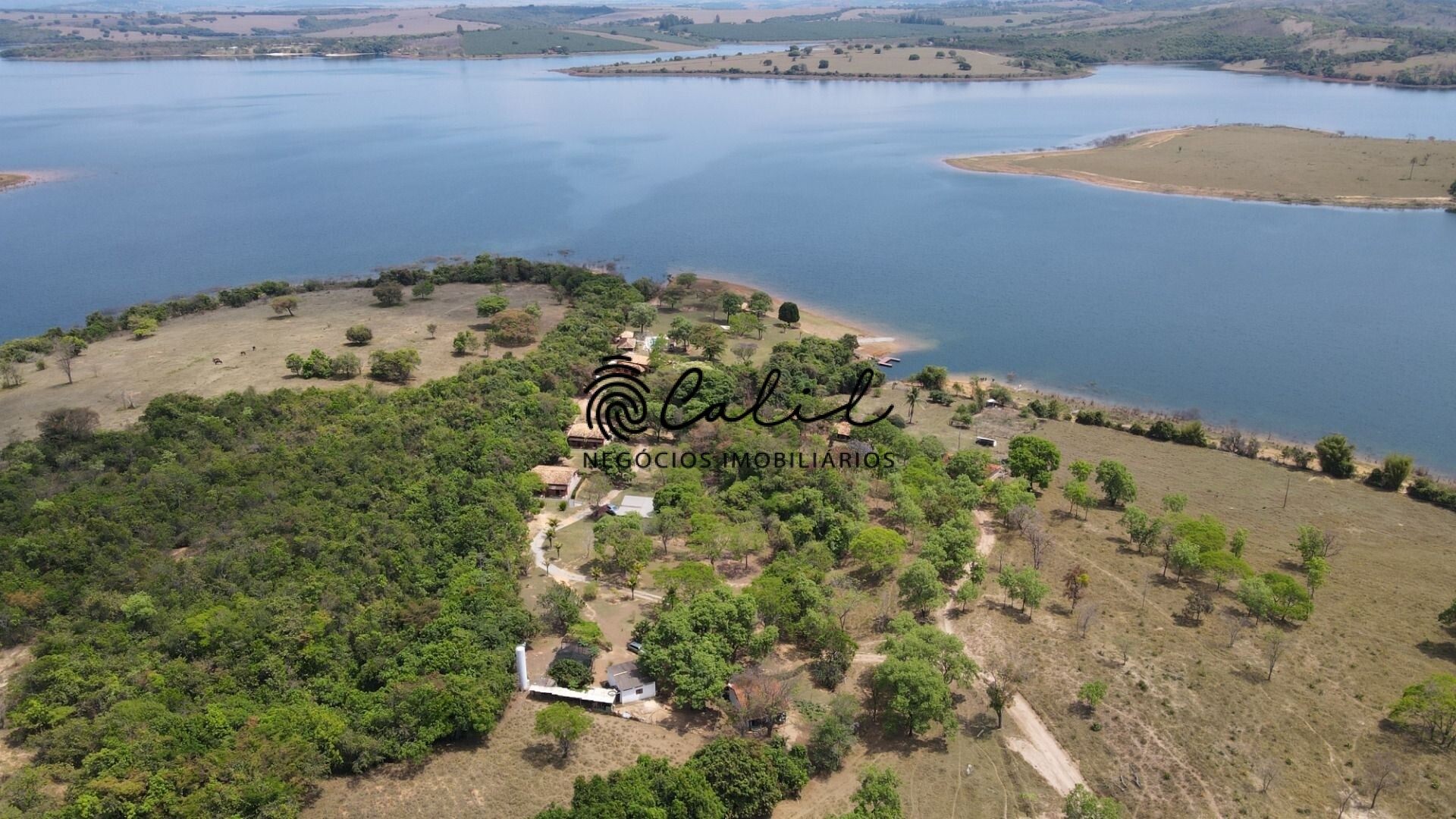 Fazenda à venda com 10 quartos, 1500m² - Foto 39