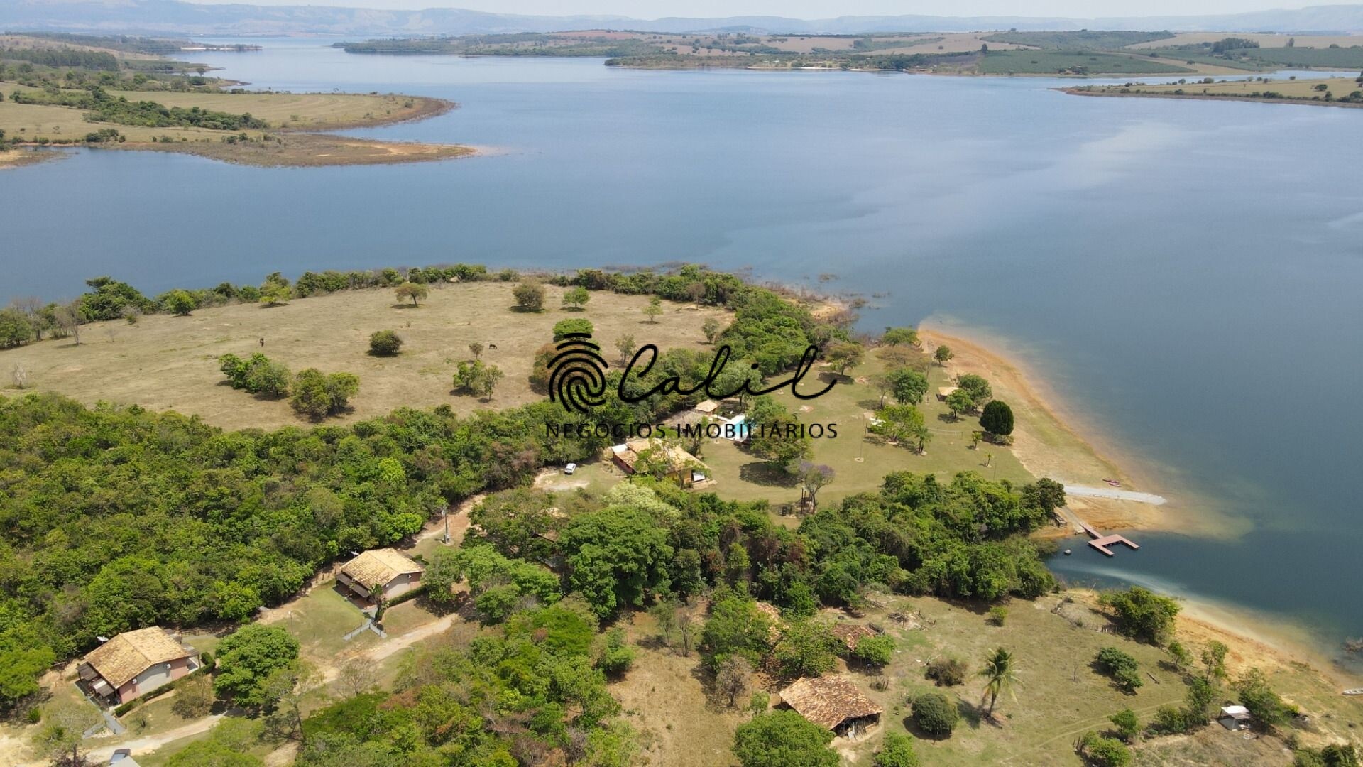 Fazenda à venda com 10 quartos, 1500m² - Foto 2