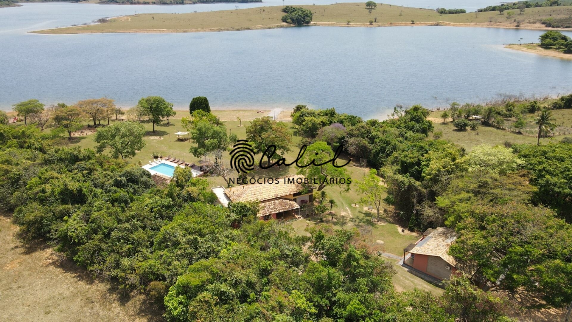 Fazenda à venda com 10 quartos, 1500m² - Foto 44