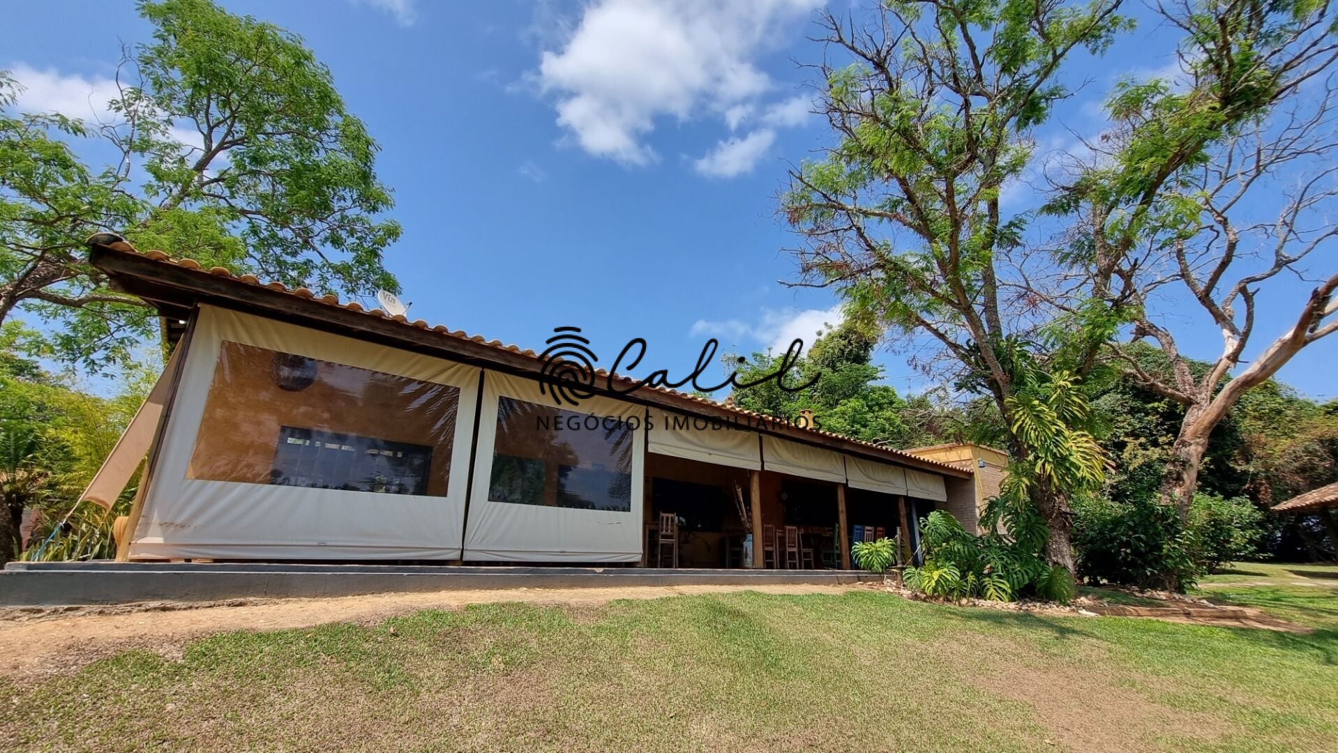 Fazenda à venda com 10 quartos, 1500m² - Foto 17