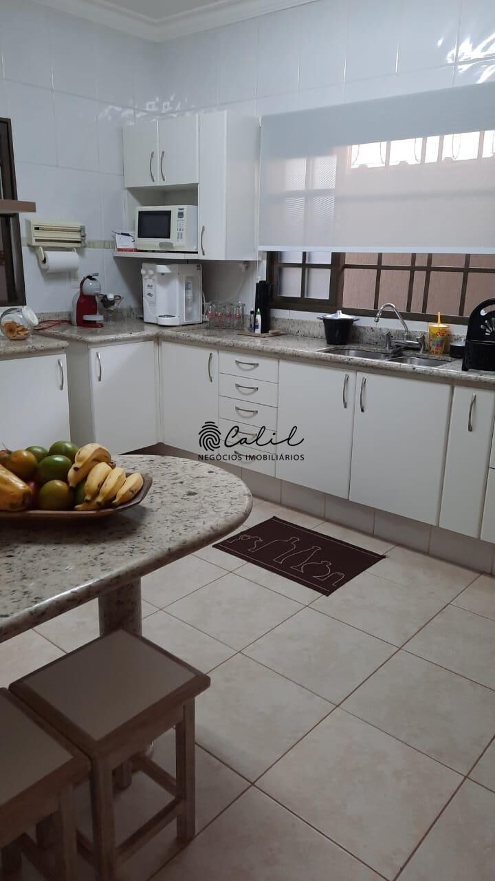 Casa para alugar com 4 quartos, 398m² - Foto 6
