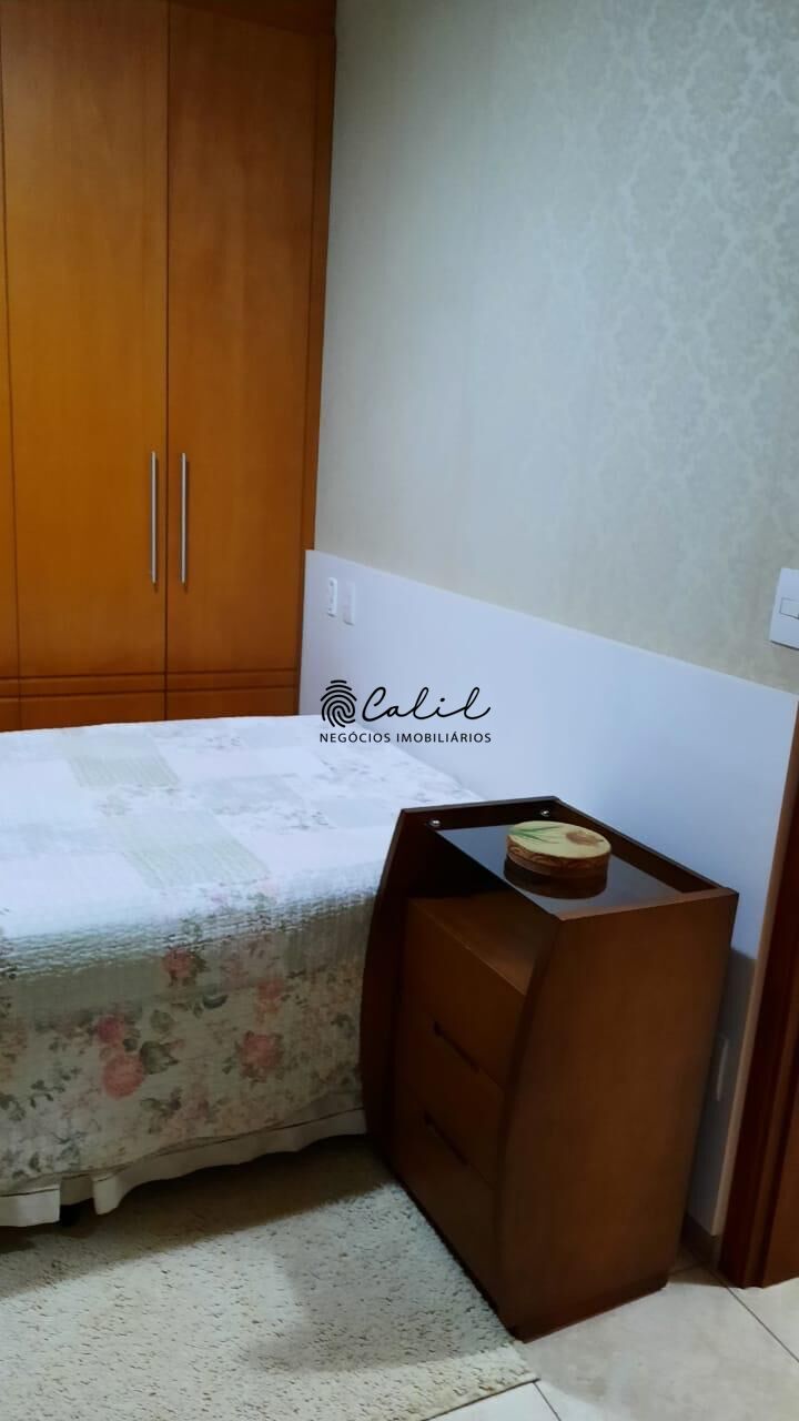 Casa para alugar com 4 quartos, 398m² - Foto 11
