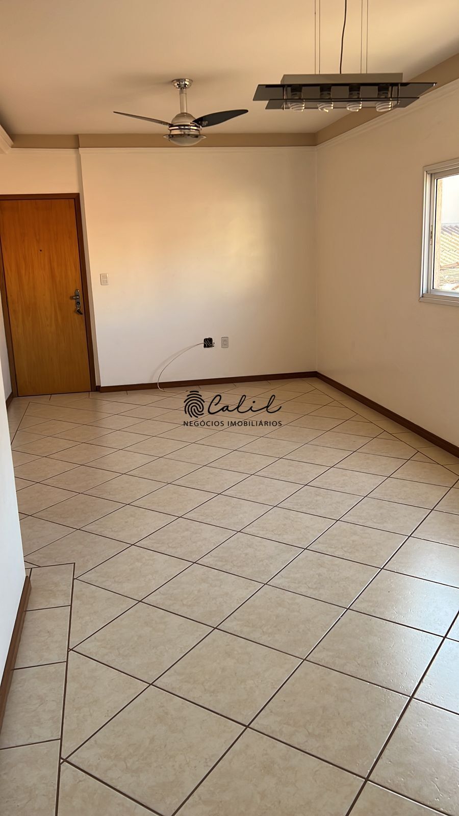 Apartamento à venda com 3 quartos, 97m² - Foto 1