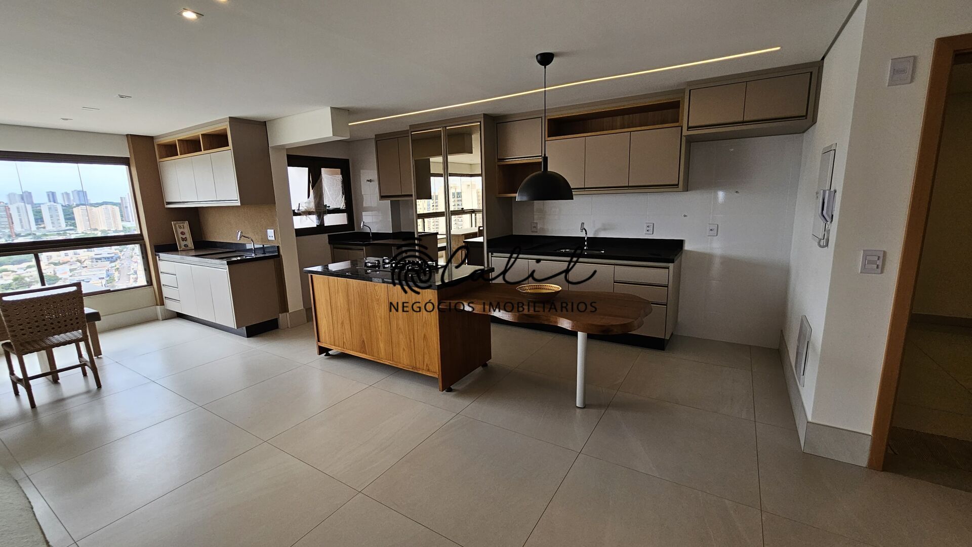 Apartamento à venda com 3 quartos, 106m² - Foto 2