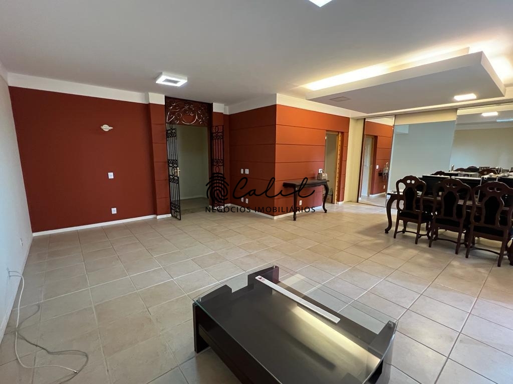 Apartamento à venda com 3 quartos, 203m² - Foto 1