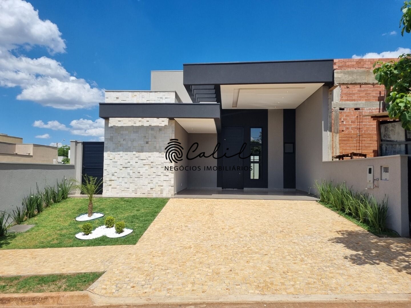 Casa de Condomínio à venda com 3 quartos, 148m² - Foto 1