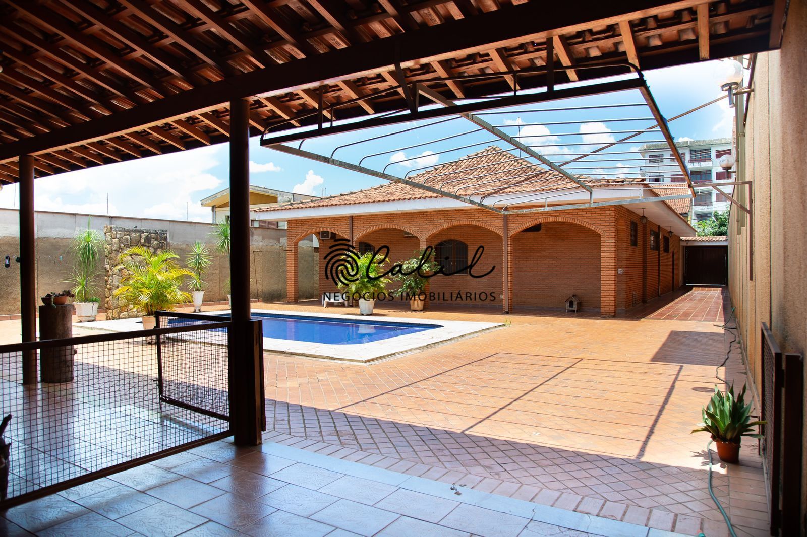 Casa à venda com 3 quartos, 214m² - Foto 3