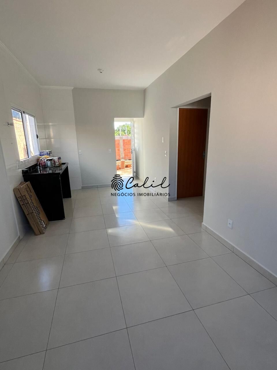 Casa à venda com 2 quartos, 55m² - Foto 1