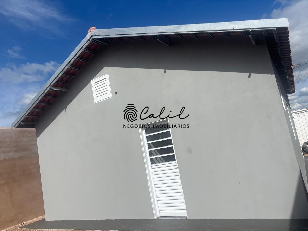 Casa à venda com 2 quartos, 55m² - Foto 9