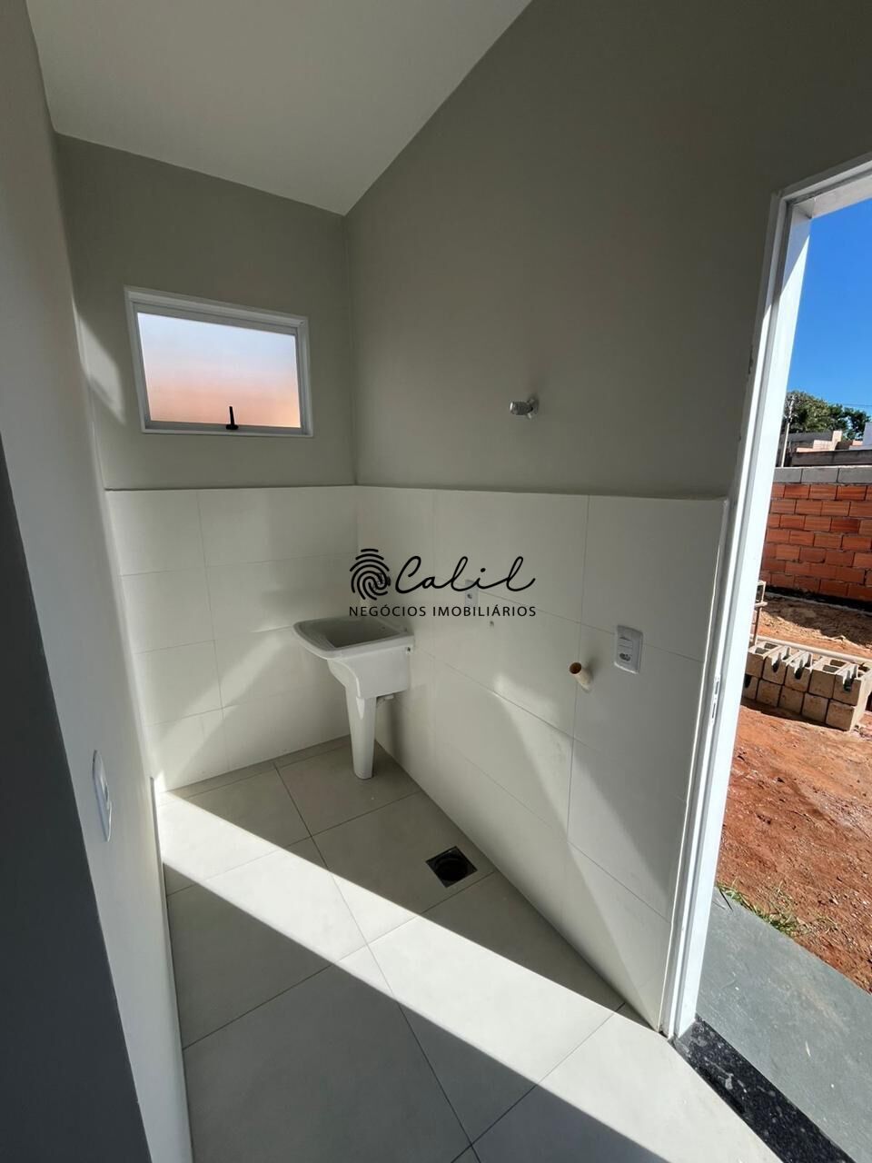 Casa à venda com 2 quartos, 55m² - Foto 4