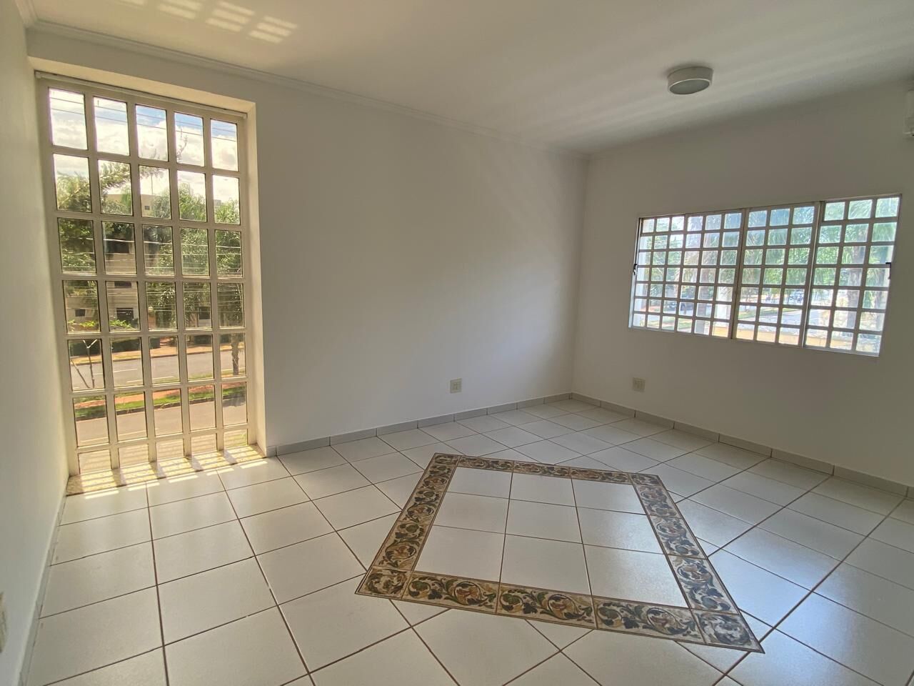 Prédio Inteiro para alugar com 12 quartos, 320m² - Foto 16