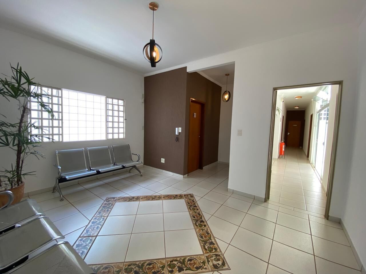 Prédio Inteiro para alugar com 12 quartos, 320m² - Foto 4