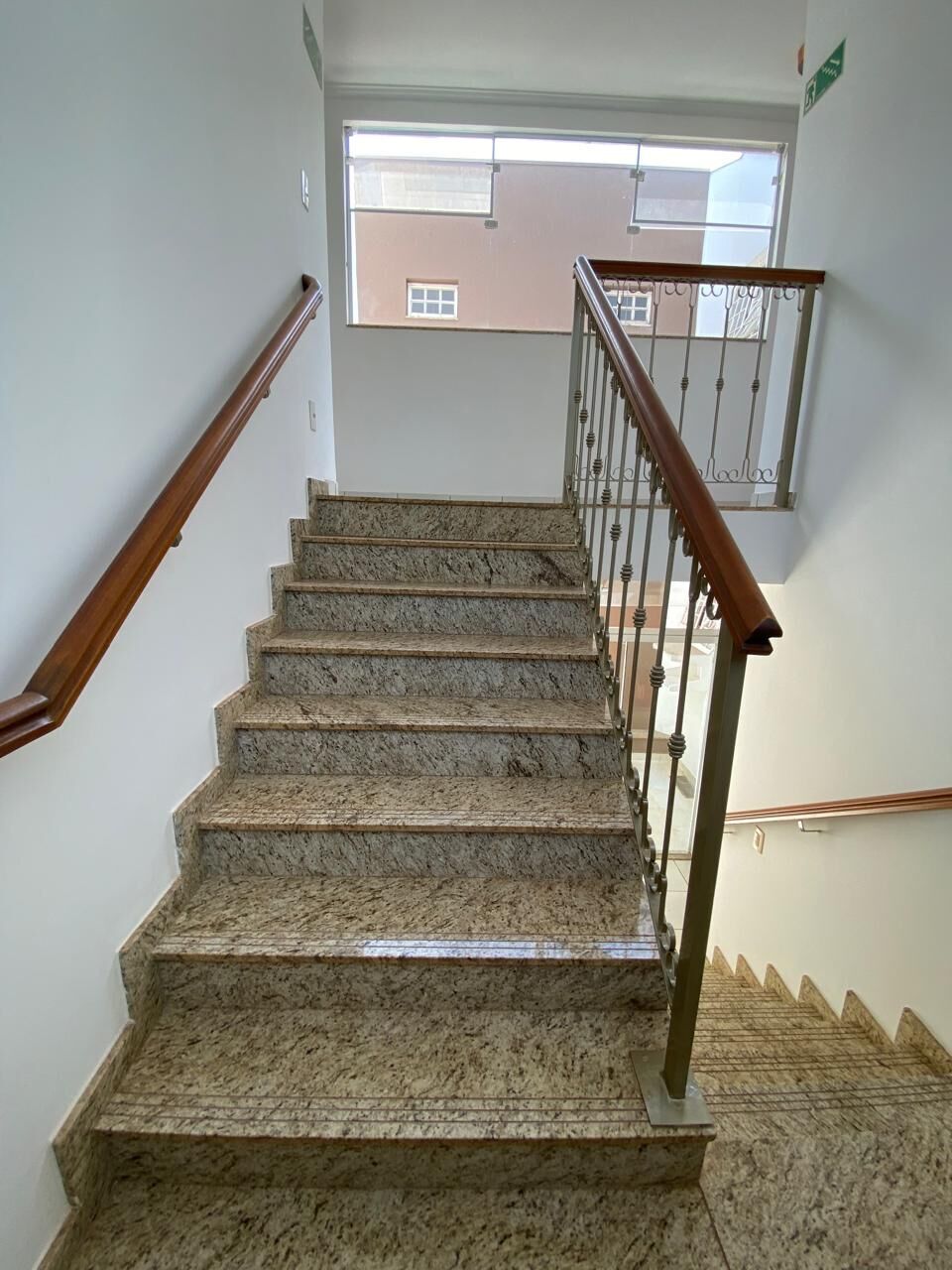 Prédio Inteiro para alugar com 12 quartos, 320m² - Foto 20